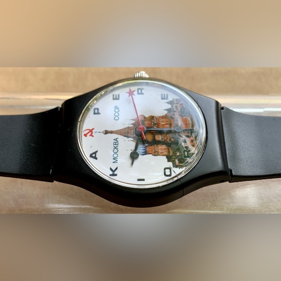 1980s Vintage Soviet Russian Red Square Kremlin CCP Kremlin Wristwatch Timepiece - Picture 3 of 16